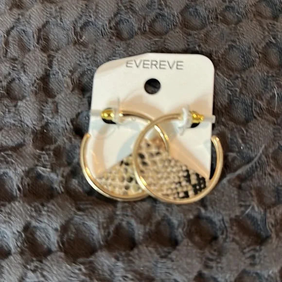 Two pair of earrings - Picture 3 of 3